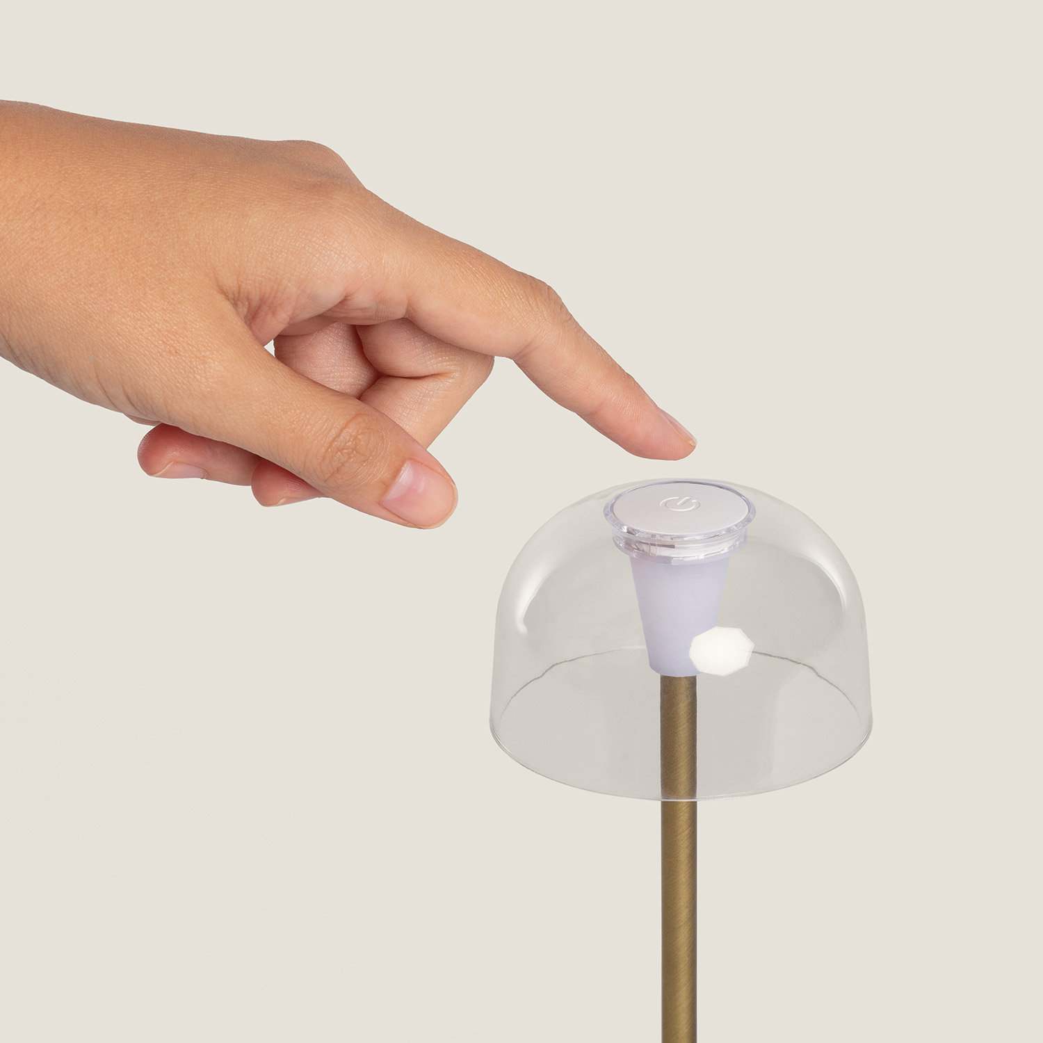 Ventiluxe Ricci Lámpara de mesa recargable, Ø80 cm, Control táctil, Messing