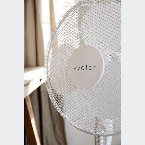Ventilador de pie Blanco - Para una potente refrigeración en días cálidos