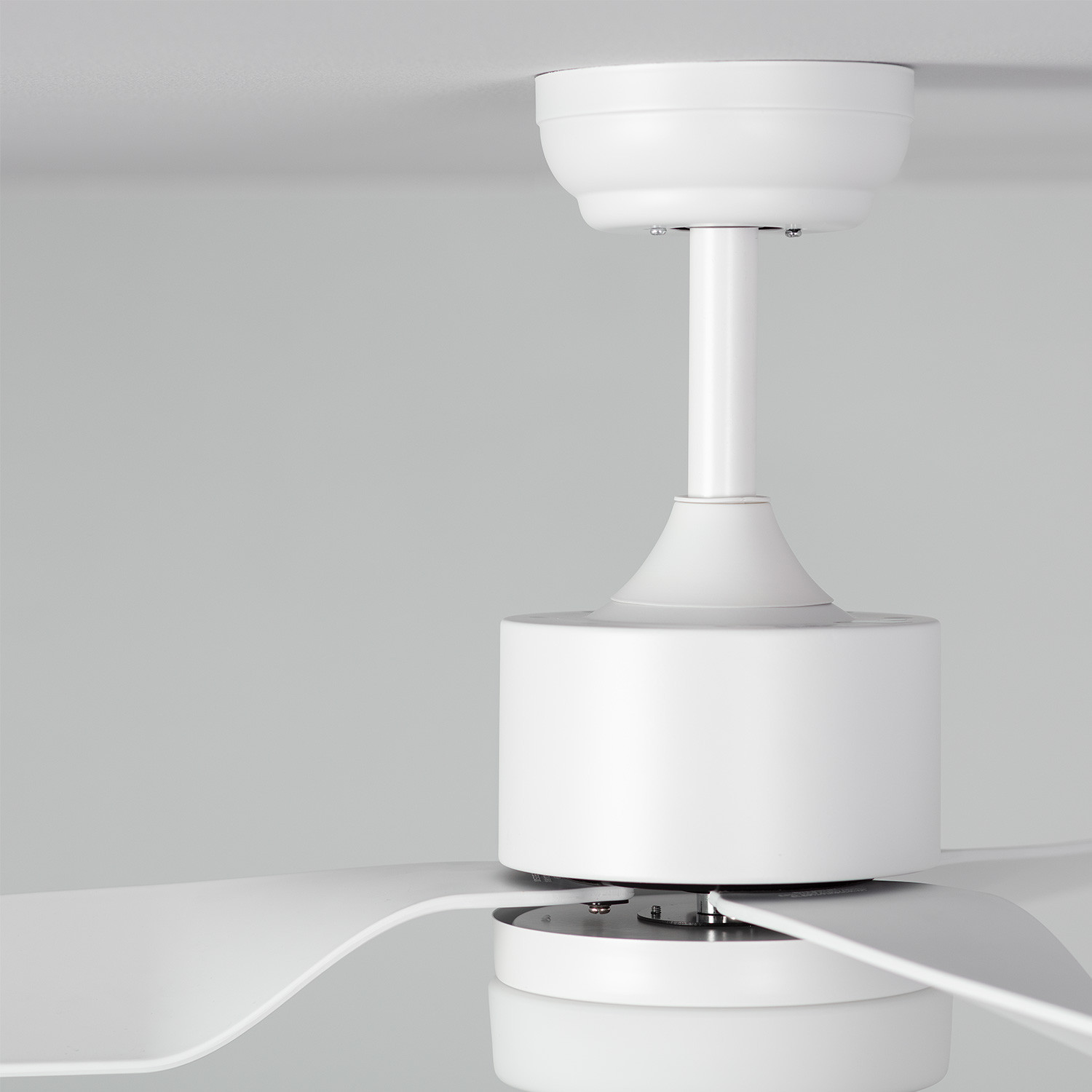 Ventiluxe Hannelore Ventilador de techo con luz, ØØ132cm cm, Mando a distancia, Blanco